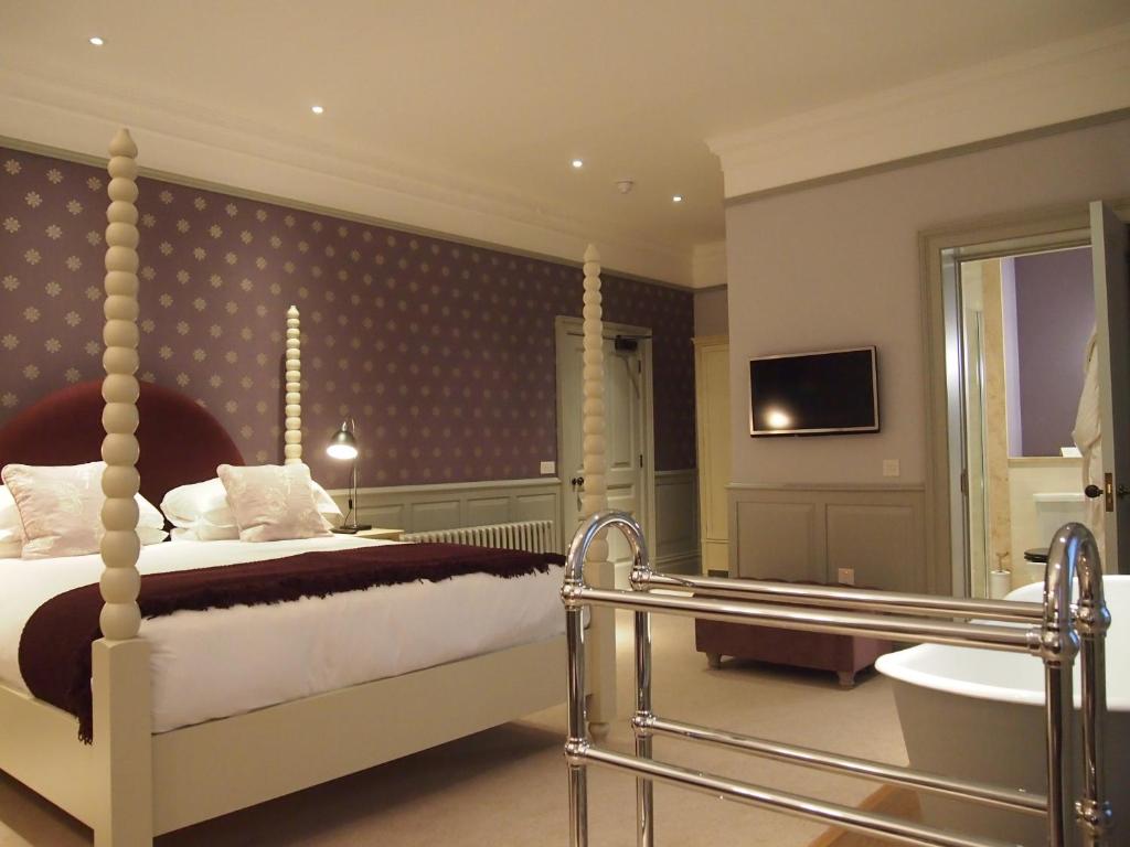 houndgate townhouse