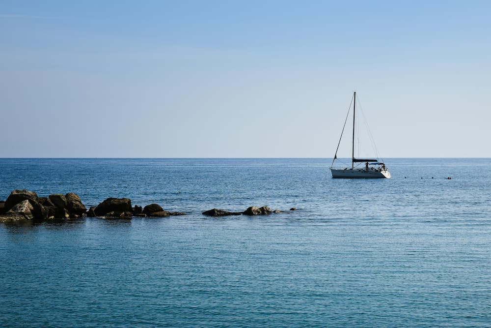 barca nel mare italiano 
