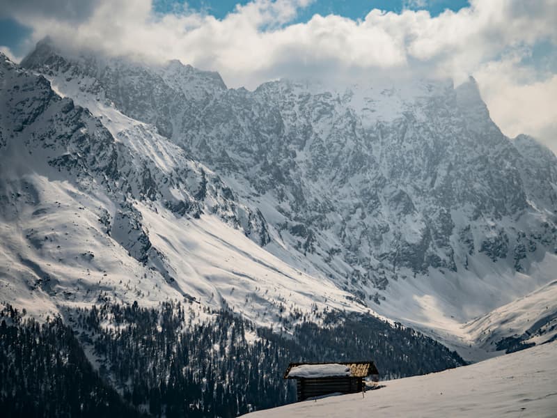 Beyond the Ordinary: 4 Secluded Sanctuaries for Your Honeymoon honeymoon nelle dolomite