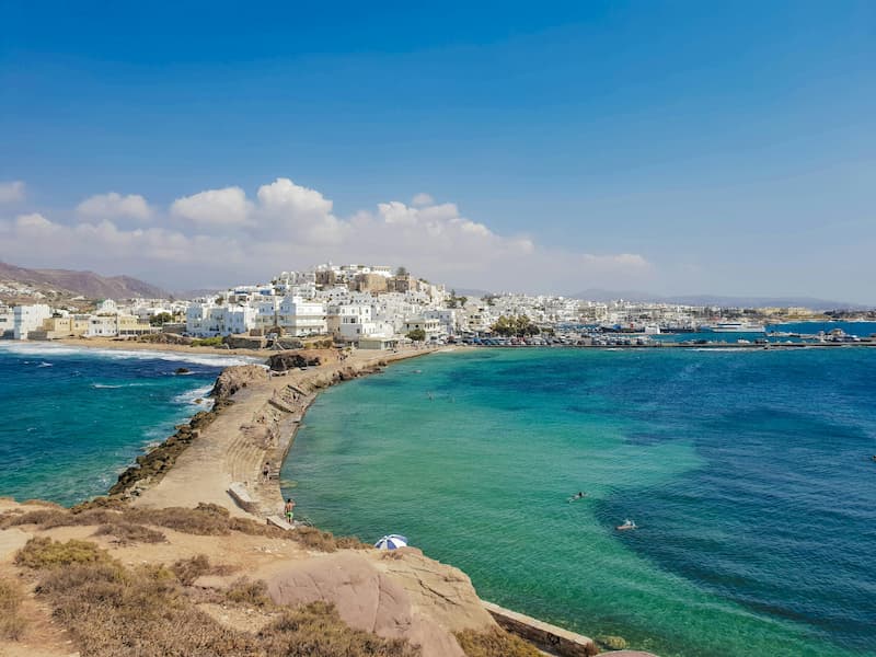 Beyond the Ordinary: 4 Secluded Sanctuaries for Your Honeymoon honeymoon in milos
